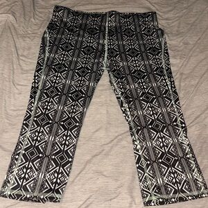 G:21 New Geometric Black and White Leggings US XL